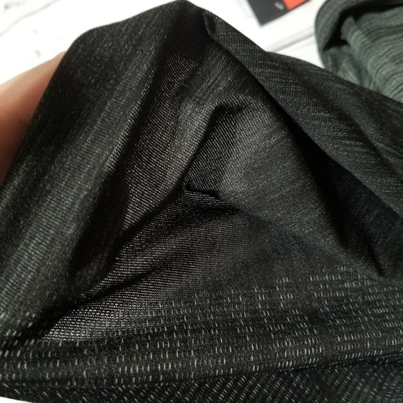 UNDER ARMOUR Men's HeatGear Long Sleeve Shirt - Picture 6 of 8